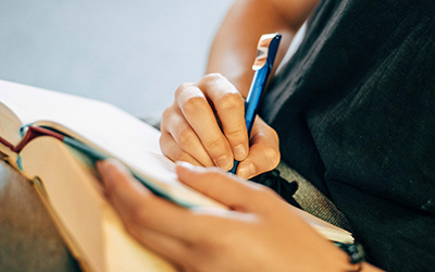 Plus d'infos sur 'Faire l’élision correctement' Faire l’élision correctement |